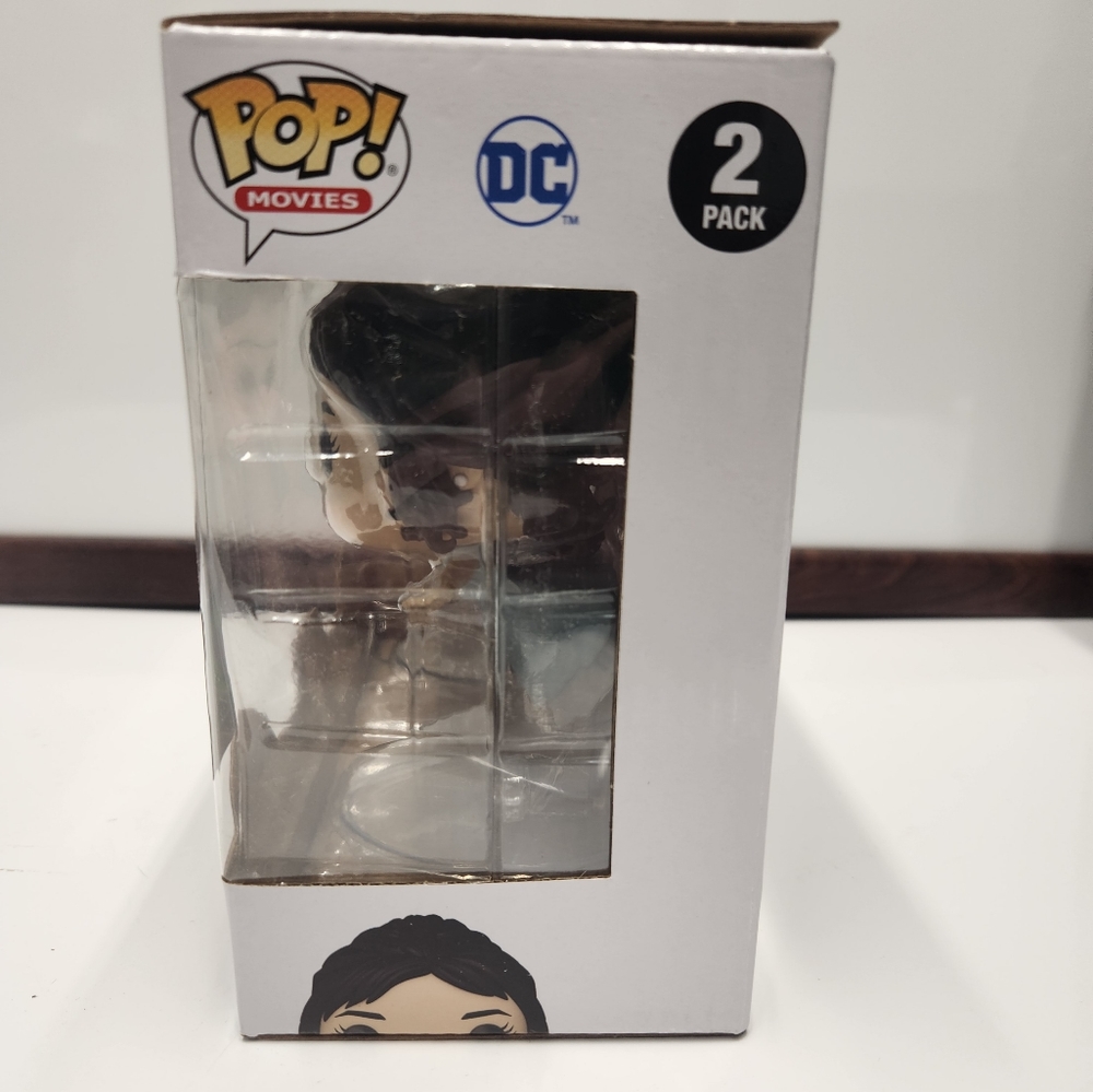 Funko Pop Superman & Lois Flying 2 pack Zavvi Exclusive DC Superman - Picture 4 of 6